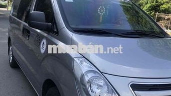 Hyundai Starex 2016 Bạc