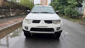 Mitsubishi Pajero Sport 2012 Trắng Số tự động