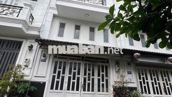 Cho Thuê Nhà DT 200m2 1Trệt 3Lầu 5Pn 4Wc Hẻm Xe Tải Đường TL 19, Q12