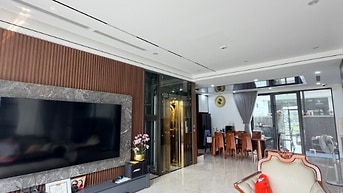 Bán nhà 60m2 phố Liễu Giai, có thang máy, đường ô tô, nhà mới ở luôn