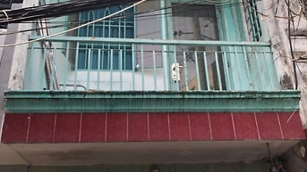 NHÀ CŨ TIỆN XÂY MỚI, PHẠM THẾ HIỂN, 2 TẦNG, 2.45X13.18, Q8, NHÌN 2 