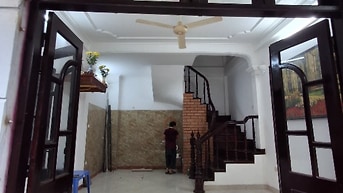 Cho hộ gia đình thuê nhà 4 tầng ngõ 426 Đường Láng