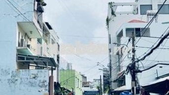 HÀNG NGON - TRUNG TÂM GV - GẦN 40M2 - 3 TẦNG, 4 PHÒNG, 3 WC -3.X TỶ