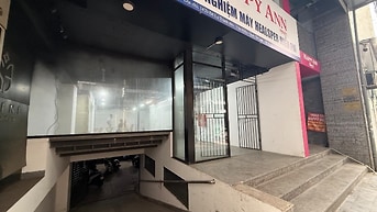 Cho thuê MBKD tầng 1 có hầm Mp Đê La Thành ngã tư Xã Đàn