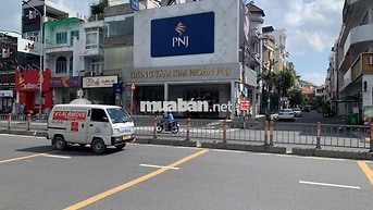 Ngang 11m - Góc 2 Mặt Tiền Đối Diện Emart Phan Văn Trị, Quận Gò Vấp