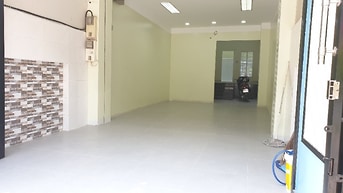 Cho thuê mặt tiền tầng trệt 4x20m Tạ Quang Bửu P5 Q8. Nhà mới,sạch đẹp