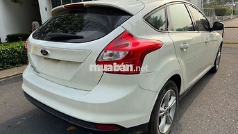 Ford Focus Hatchback 5 cửa 2013 Xăng 1.6L Trắng