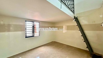 PHÒNG CỬA SỔ GÁC CAO NGAY HUỲNH TẤN PHAT