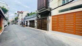 Nhà hẻm nhựa lớn khu VIP gần sân bay 135m2 5 tầng kinh doanh 22.5 tỷ