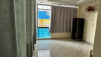 Quận 10, Cho thuê phòng có balcon, máy lạnh, toilet riêng, tủ lạnh....