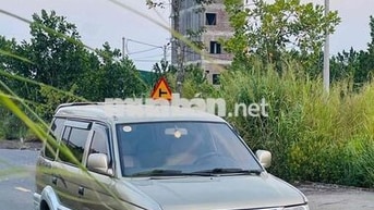 Mitsubishi Jolie 8 chỗ Vàng cát