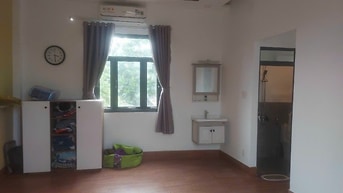 Bán nhà hai mặt tien hẻm, hẻm thông gần chợ và siêu thị 