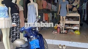 Sang shop quần áo đầy đủ đồ , đang kinh doanh tốt 