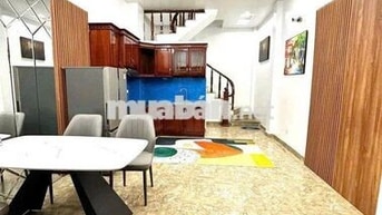 Cho thuê nhà Lạc Long Quân, Tây Hồ – 40m² 5 tầng – 3PN – full đồ  12tr