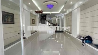 Nhà 2 lầu 5 phòng Mặt tiền Trần Hoàng Na