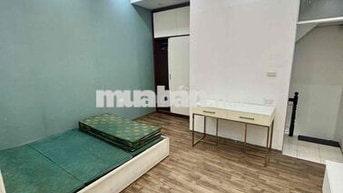 Cho thuê nhà nguyên căn phố Đội Cấn, chính chủ