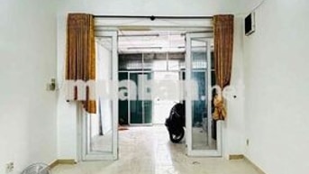 CHO THUÊ NHÀ MỚI SƠN SỬA MẶT TIỀN ĐƯỜNG ĐỒNG NAI, QUẬN 10