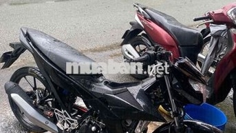Suzuki Satria Đen Xe côn tay