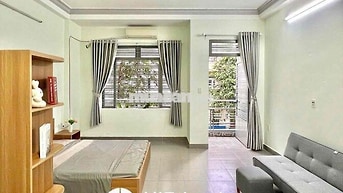CHO THUÊ CĂN HỘ BANCON VÀ CỬA SỔ FULL NỘI THẤT NGAY PARCMALL