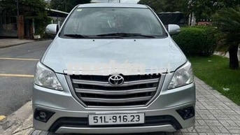 Toyota Innova 8 chỗ Số sàn Bạc