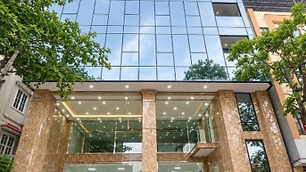 Bán gấp toà nhà văn phòng DT 340m X 10 tầng vị trí đắc địa 