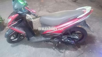 Yamaha Luvias 2014 Đỏ-Đen