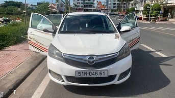 Haima M3  sản xuất 2016 màu trắng, biển số TP.HCM