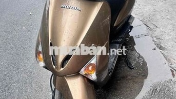 LEAD Fi ĐK2011 MÁY NGON XE BỀN CHẠY TỐT ÊM MẠNH