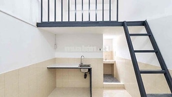 PHÒNG TRỆT MỚI XÂY GÁC CAO SẴN KỆ BẾP RA VÀO VÂN TAY GIỜ GIẤC TỰ DO