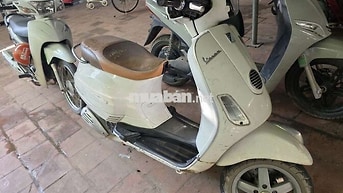 Piaggio Vespa LX 125 Trắng Xăng