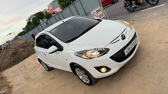 Mazda Mazda 2 2012 Trắng hatchback