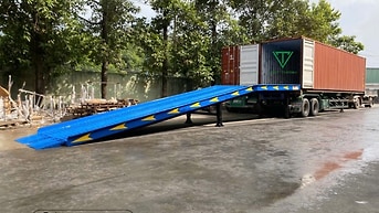 Cầu dẫn xe nâng lên container tải 10 tấn