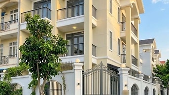 Biệt thự 3 lầu tuyệt đẹp góc 2 mặt tiền đường 16m Đặng Thuỳ Trâm, P13,