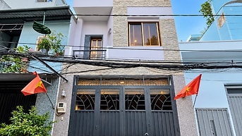Hơn 6 tỷ sở hữu nhà 2 mặt hẻm xe hơi Quận 7 