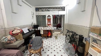 Cạnh rạch xuyên tâm sát HXT đường Phan Văn Trị gấp bán nhà 35m2. 2T