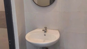 Nhà 1 lầu ,2p ngủ, 2wc hẻm 270 Phan Đình Phùng giá 14tr/tháng      