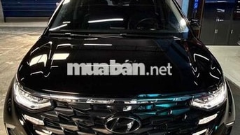 Hyundai Custin 2.0T 2023 6 chỗ 15000 km Đen