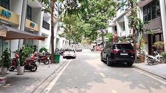 40tr/th cho thuê Galaxy Vạn Phúc, 91m2 6 tầng, hoàn thiện thông sàn