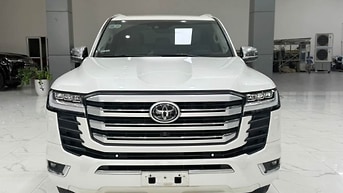 Bán Land Cruiser LC300 sản xuất 2023, chạy lướt  2 vạn Km cực mới.