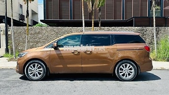KIA Sedona Full 2021 Vàng cát Tự động 79.000 km