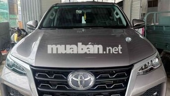Toyota Fortuner 2.4L 4x2 MT 2023 Đồng ánh kim
