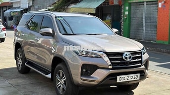 Toyota Fortuner 2.4AT  25.000 km, sơn zin cả xe