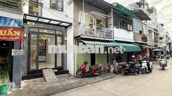 Cho thuê nhà Mặt tiền Đoàn Văn Bơ Q4 DT 3x18 nở hậu 5m