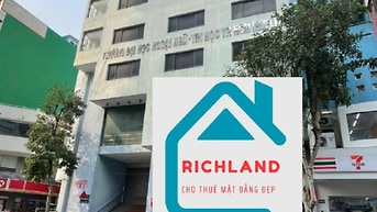 Cho thuê tòa nhà 302-304 cao thắng Q10, ngang 20m, DTSD 2.920m