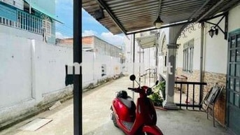 Nhà cấp 4 DT 40m2 có sân rộng tại đường 11 gần chợ Thủ Đức