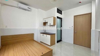 Studio cửa sổ thoáng đầy đủ nội thất ngay CMT8