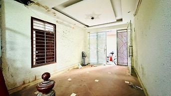 Cho thuê nhà căn góc 5 tầng, DT tầng 1 là 40 m2, từ tầng 2 đua ra 52m2