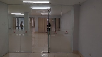 Cho thuê T2 MP đường 800A Hoàng Sâm, Cầu Giấy 130m2 giá 13.5 triệu