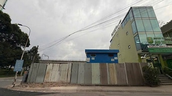 CHO THUÊ  ĐẤT  800m2 CĂN GÓC BA MẶT TIỀN - SONG HÀNH, THẢO ĐIỀN Q2