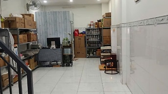 Cho thuê mặt bằng tầng trệt hẻm xe hơi
